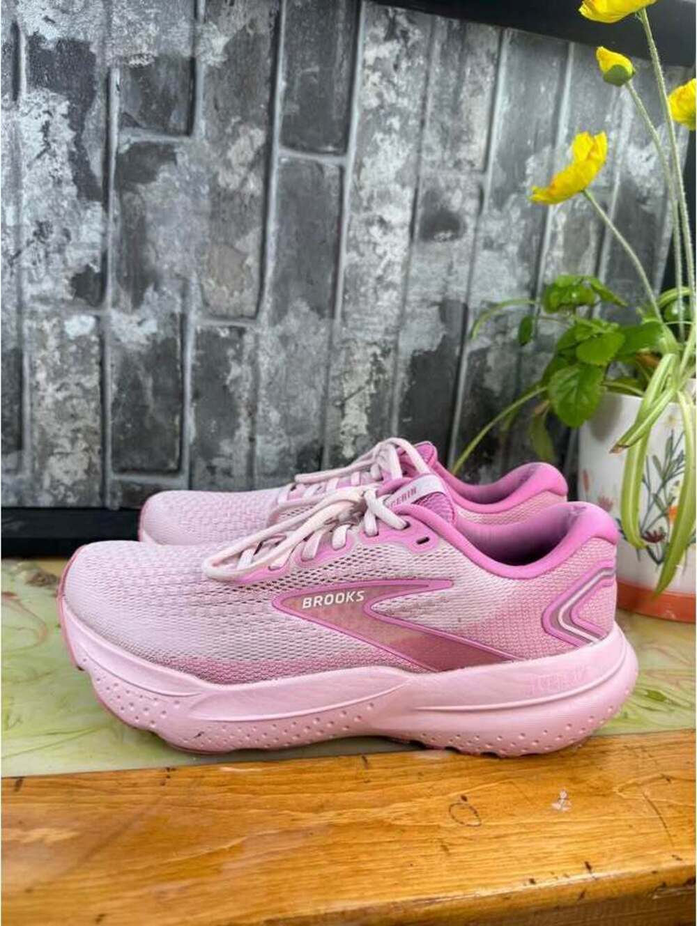 Brooks Glycerin 21 Women’s Size 9.5 B Pink Running Walking Shoes Cushioned